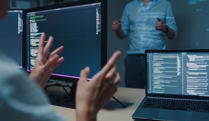 九江县软件开发公司警示：7大迹象，揪出项目脱轨危机
